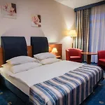 Skyhotelgwarna 4* 莱格尼察