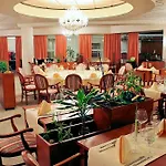Skyhotelgwarna Legnica