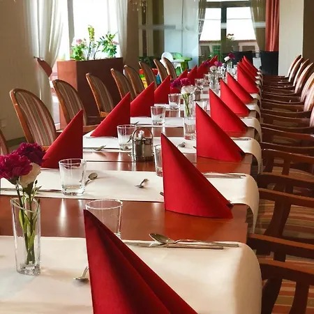 Otel Skyhotelgwarna Legnica