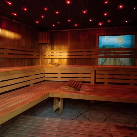 ホテル Skyhotelgwarna 4*