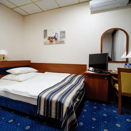 Szálloda Skyhotelgwarna 4*