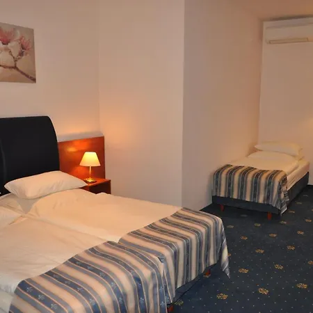 Skyhotelgwarna Hotel Legnica