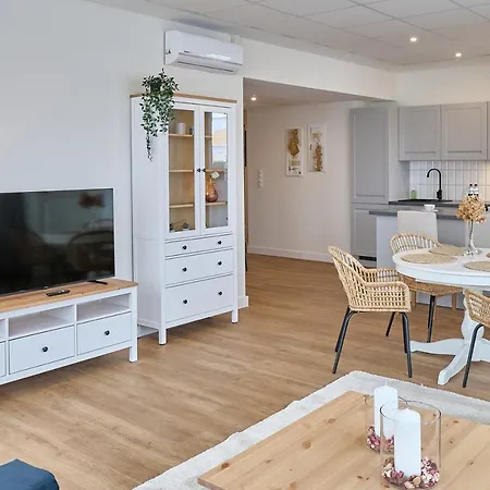 Hotel Skyhotelgwarna Legnica