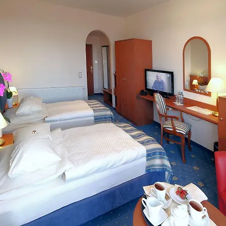 Skyhotelgwarna Legnica