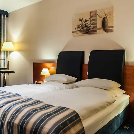 Skyhotelgwarna 4* Legnica