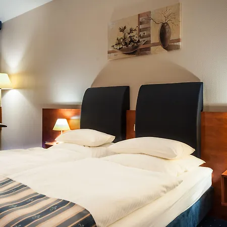 Szálloda Skyhotelgwarna 4*