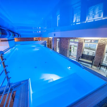Hotel Skyhotelgwarna Legnica