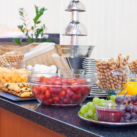 Skyhotelgwarna Szálloda Legnica