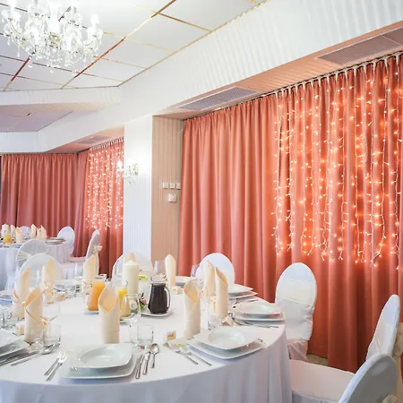 Skyhotelgwarna 4* Legnica