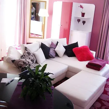 Skyhotelgwarna 4* 웨그니차