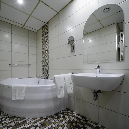 Skyhotelgwarna Ξενοδοχείο