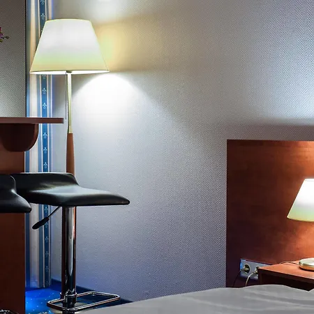 Skyhotelgwarna Otel Legnica