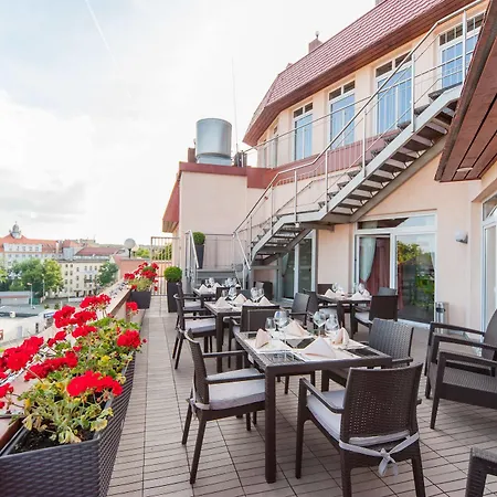 Skyhotelgwarna Legnica