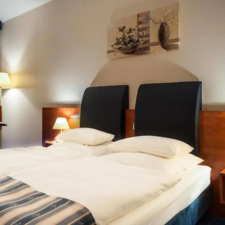 Skyhotelgwarna 4*