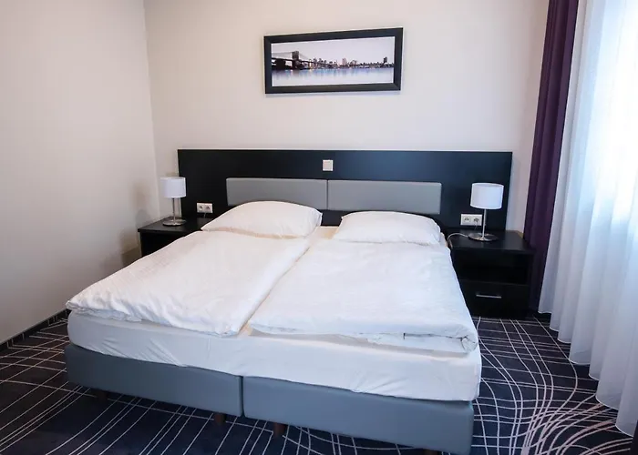 ホテル Skyhotelgwarna 4*