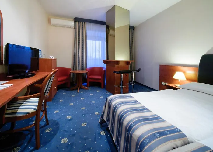 Skyhotelgwarna Hotel