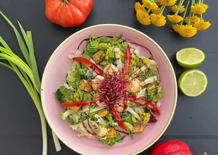 Skyhotelgwarna ホテル