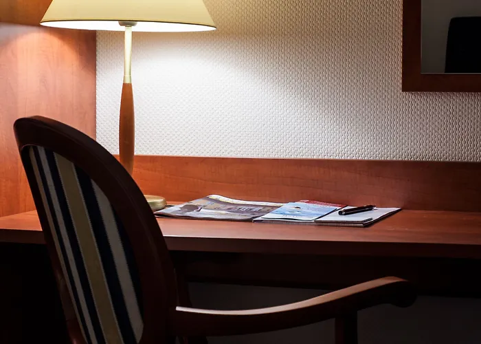 Skyhotelgwarna Legnica