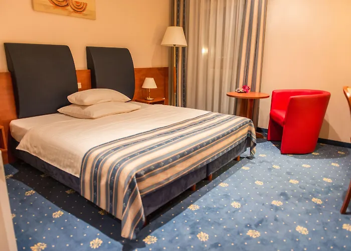 Skyhotelgwarna 4* Legnica