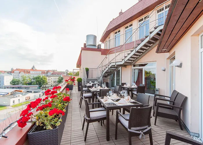 Skyhotelgwarna Legnica