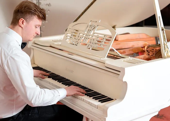 Skyhotelgwarna Hotel