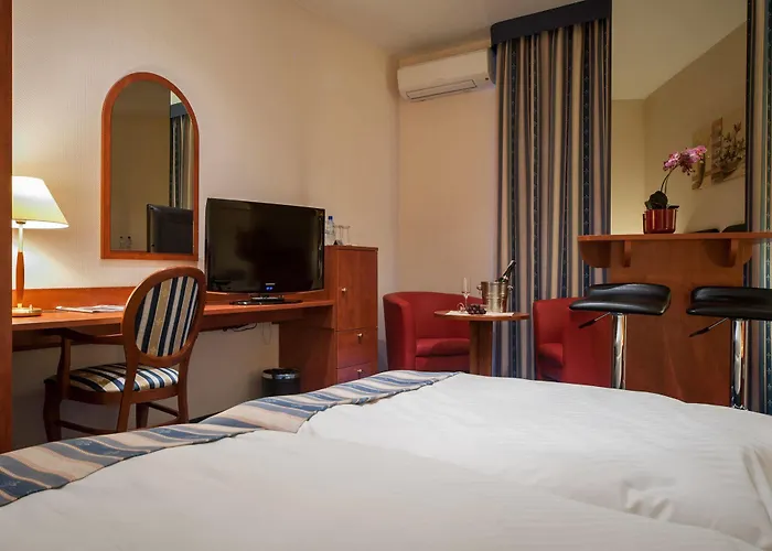 Skyhotelgwarna 4* レグニツァ